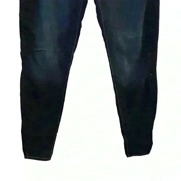 Levi's Women's Mid Rise Skinny Jeans Size 27 Dark Wash Blue Denim - Picture 3 of 10